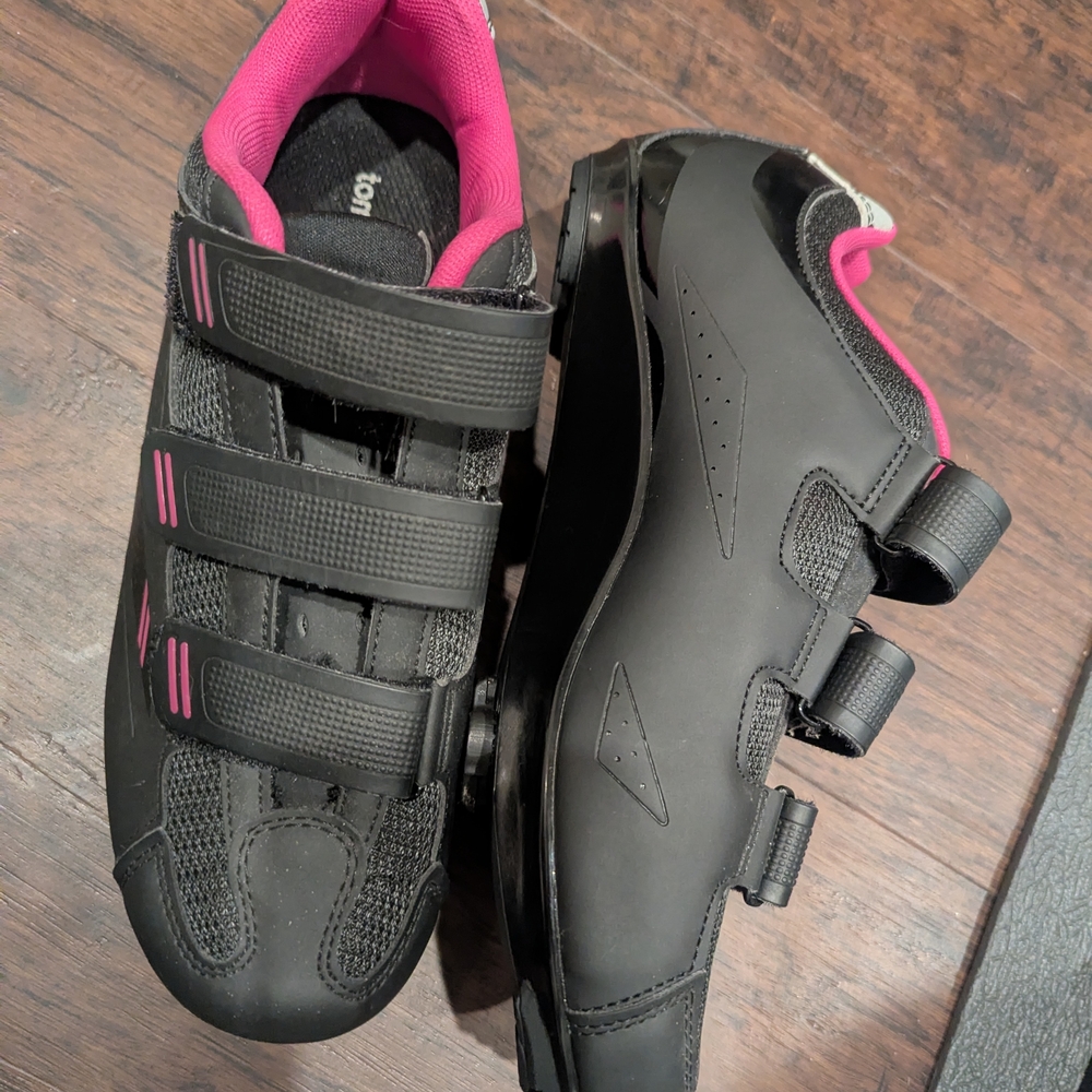 Women's Black and Pink Cycling Shoes